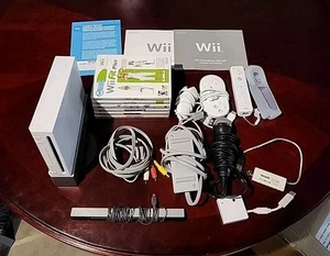 Nintendo Wii Lote Sistema 6Juegos 2Controladores/1Nunchuk RockBand Accesorios PROBADO - Imagen 1 de 6