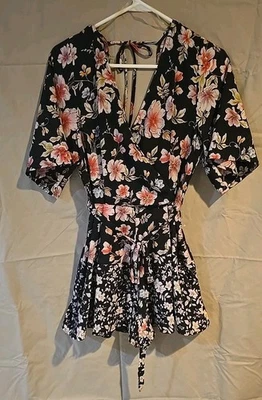 女式黑色和花卉连身裤,多色 XL 码全新无标签 — 第 1/4 张图片