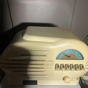 Crosley Collector's Edition AM/FM Radio w/Cassette Player Model CR-3 Art Deco - Picture 1 of 10
