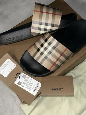 Toboganes Burberry Foto 1 de 4