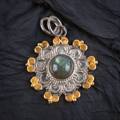 Handmade 925 Sterling Silver Jewelry Pendant Labradorite Gemstone Pendant - Image 1 of 3