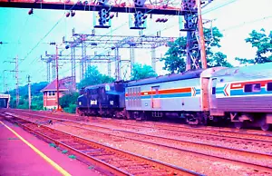 ORIGINAL KODACHROME SLIDE AMTRAK GG-1 #902 (ex-#4899) NASSAU TOWER AUGUST 1978 - Picture 1 of 1