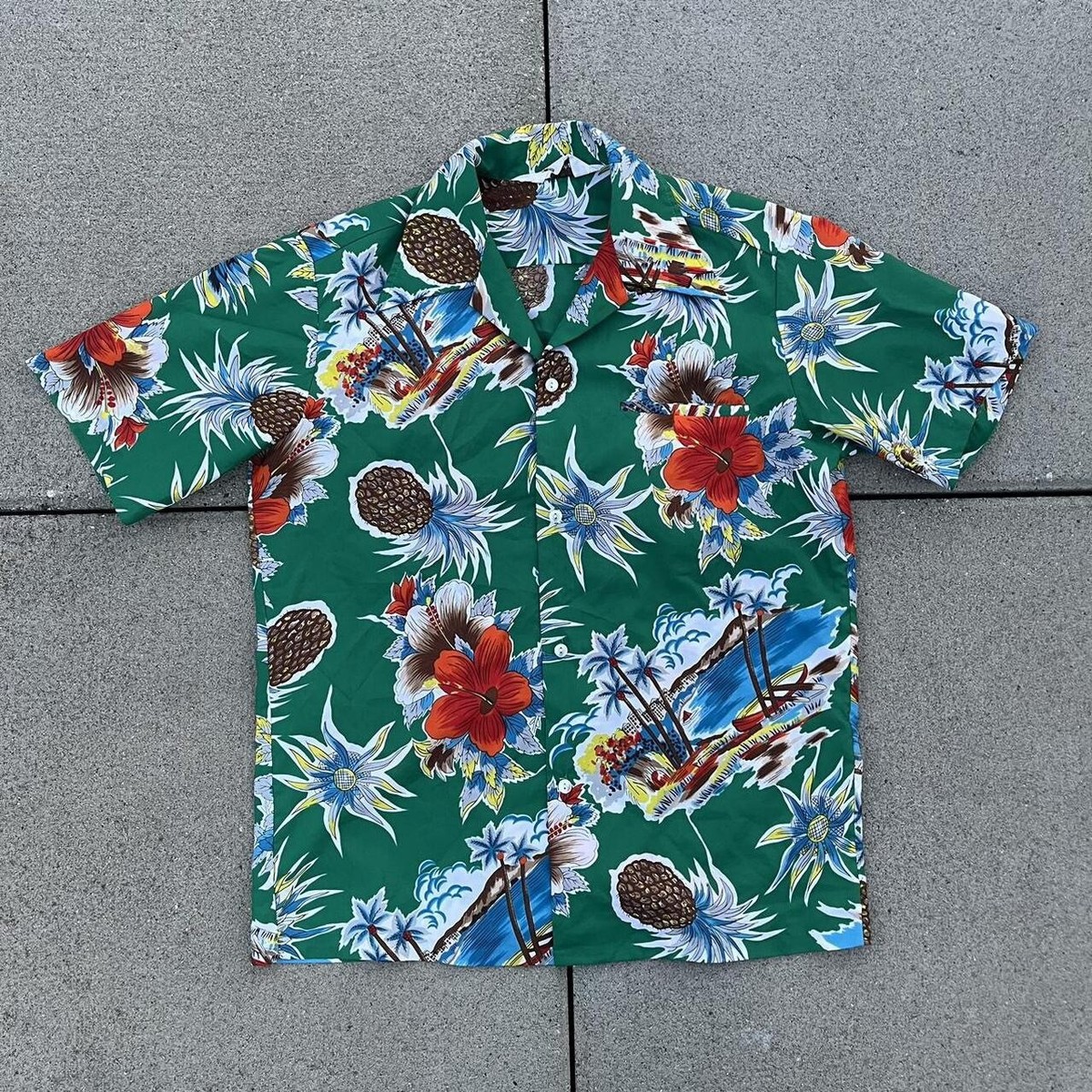 Sportswear/Beach Hawaiian 1950s Vintage Casual Shirts for Men for