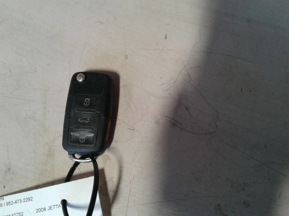 JETTA     2008 Fob/Remote 831099 - Image 1 of 4