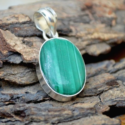 Oval Cab Green Malachite Gemstone 925 Sterling Silver Handmade Gift Pendant - Изображение 1 из 4