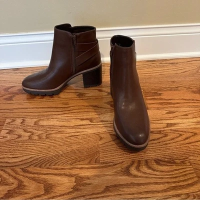 NUEVO Botines Naturalizer Madalynn Gore repelentes al agua para mujer en marrón talla 10M Foto 1 de 4