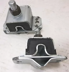 Vintage Military Willys Jeep M38A1 M170 G758 Engine Motor Mount Pair - Foto 1 di 1