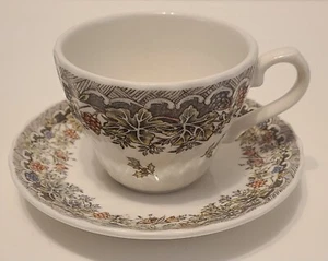 Taza y platillo Queen's Seasons Greetings Myott Factory Archive *EPC* - Imagen 1 de 16