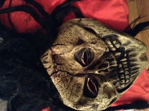 Neue Totenmaske mit Haaren - Bild 1 von 1