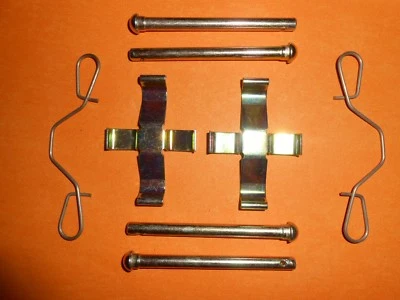 VOLKSWAGEN POLO, DERBY (1975-85) NUEVO KIT DE FIJACIÓN DE PASTILLAS DE FRENO - FBA409 Foto 1 de 2