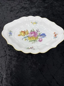 C582 Meissen Porzellan Schale Schuppenrelief Florales Design Goldrand - Picture 1 of 14