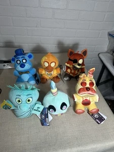 Peluche FNAF lotto di 6 Five Nights At Freddys + FUNKO ufficiale nuovo! - Foto 1 di 17