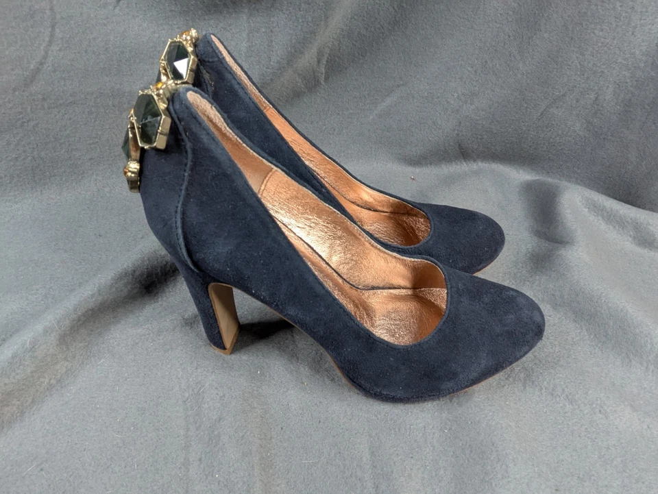 Zapatos Anthropologie Miss Albright Gamuza Joyas Cabujón Azul Marino Bombas Tacones 7  Foto 1 de 4