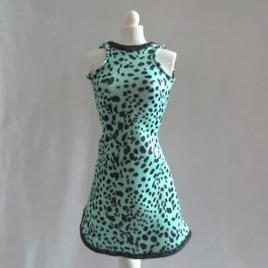 NUEVO Vestido Barbie Fashionista Muñeca Como Nuevo Verde y Negro con Estampado de Animales ~ Ropa - Imagen 1 de 2