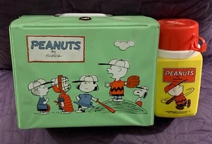 PEANUTS BY SCHULTZ VINYL BROTDOSE UND THERMOSFLASCHE KING SEELEY - Bild 1 von 7