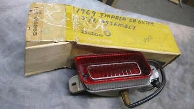 1969 CHEVROLET IMPALA CAPRICE BELAIR ЗАДНИЙ ФОНАРЬ В СБОРЕ ЛЕВЫЙ ВНЕШНИЙ NOS - Изображение 1 из 4