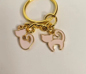 Dos Gatos - Llavero Doble Dije / Llavero Colgante - Metal Color Dorado - Imagen 1 de 4