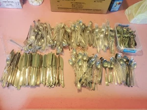 AW1 Lot Of 461 Assorted Silverplate Flatware Salad Forks Spoons Knifes Craft - Picture 1 of 13