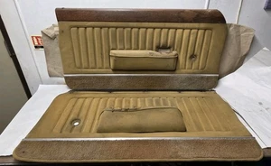 Schede portiere anteriori e posteriori Ford Granada Mk1 Coupè  - Foto 1 di 24