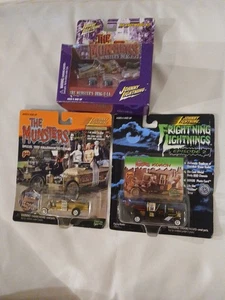 3 Johnny Lightning 1999 & 2002 Halloween The Munsters Drag-U-La & Munster Coach - Picture 1 of 9