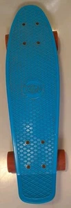 XOOTZ SKATEBOARD VINTAGE BLAU KUNSTSTOFF TYP BOARD MIT TRUCKS PINK WHEEL 22"L 6"W - Bild 1 von 5