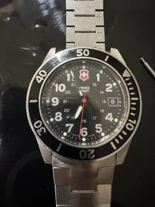 Victorinox Swiss Army Lancer 100 Herren Militär silberfarbene Quarzuhr - Bild 1 von 5
