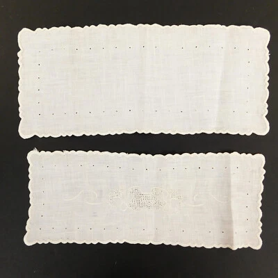 Juego de 2 tapetes blancos vintage borde festoneado ganchillo dos tamaños  Foto 1 de 4