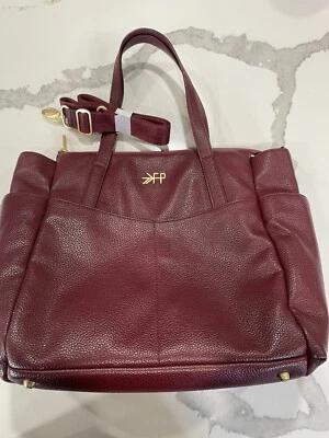 Bolso de pañales clásico recién elegido de cuero vegano granate Foto 1 de 4