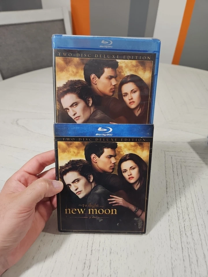 The Twilight Saga Moon 2 Disc Blu Ray Deluxe Edition (2009) Pg13