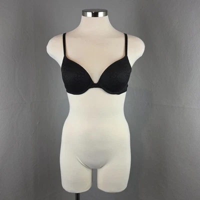 Sujetador push-up Victoria's Secret Pink Wear Everywhere para mujer talla 34A encaje negro  Foto 1 de 4