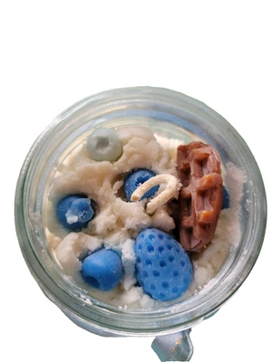 DESSERT CANDLE BLUEBERRY MUFFIN - Image 1 of 3