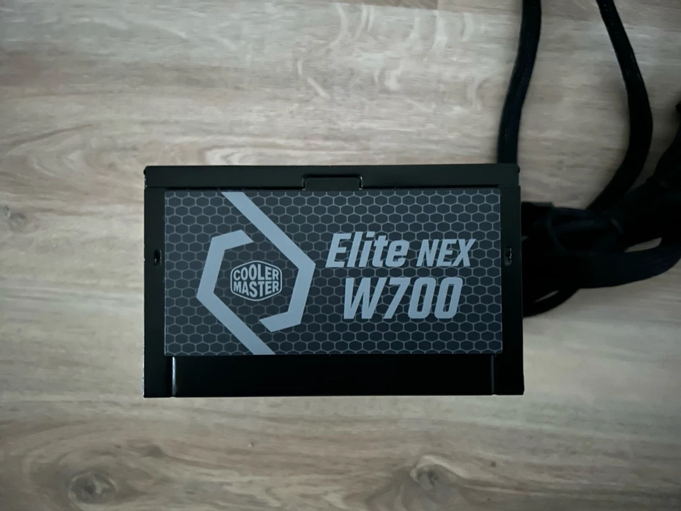 Cooler Master Elite NEX MPW-7001-ACBW 230V 80 Plus Netzteil 700 W - Bild 1 von 4