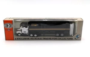 Con-Cor 0004-009614 HO 40' Caterpillar W/Tractor & Chassis - Picture 1 of 1