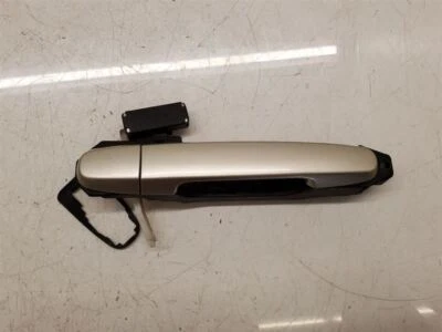 Toyota Highlander LMTD, maçaneta traseira externa direita, 01-07, dourada, 69211-12220-F0 - Imagem 1 de 4