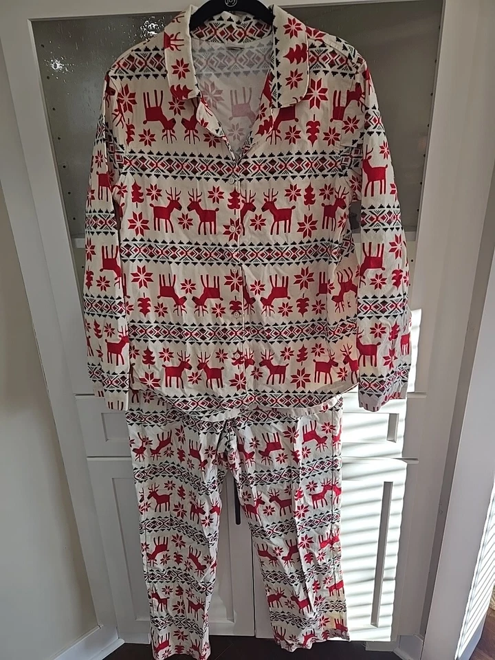  Women's MEDIUM Hanna Anderson Christmas Reindeer Flannel Pajama Set  - Image 1 of 4