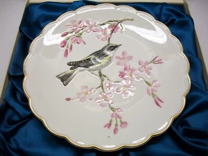 ART PLATE / ARTIST / DOUGHTY / / 1973 / MYRTLE WARBLER IN CHERRY TREE / 9" DIA - Picture 1 of 4
