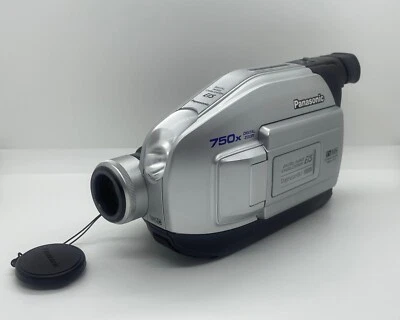 Panasonic Palmcorder PV-L454 Analog Camcorder - Image 1 of 4