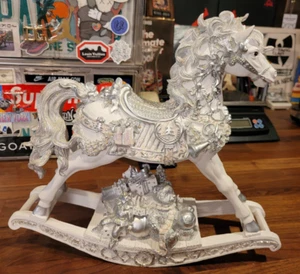 Caja de Música de Colección SAN FRANCISCO Co CAMPANAS DE PLATA CABALLO MECEDOR Funcionando COMO NUEVA EN ESTADO - Imagen 1 de 9