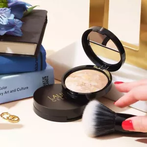 AUTHENTIC LAURA GELLER Balance-n-Brighten Foundation in LIGHT BNIB LAST ONE - Picture 1 of 6
