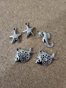 Ciondolo in metallo charms pesce, cavalluccio marino e pesce stella - Foto 1 di 9