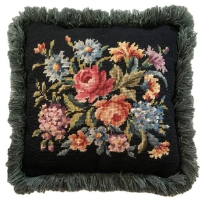 Almohada cuadrada de colección con acento de ramo floral de punta de aguja núcleo de cabaña hecha a mano 15" - Imagen 1 de 9