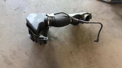 Conjunto de limpador de ar usado serve: 2014 Chrysler Town & Country grau A - Imagem 1 de 4