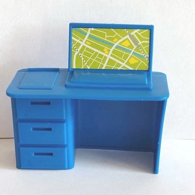 Epoch Sylvanian Families Calico Critters Blue Laptop Desk 4"  Free Shipping  - Image 1 of 4