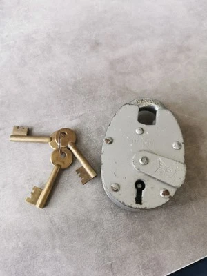 Sterling Padlock 6 Lever Hardened Steel Closed Shackle Padlock Gate & Shed Lock - Image 1 of 4