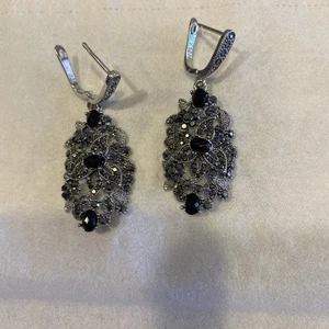 Women’s Black Crystal Earring Set - Picture 1 of 4