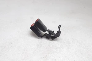 Audi A3 S3 8V 2015 Hinten Gurtschloss hinten Mitte 8V0857739 RIM35437 - Bild 1 von 8