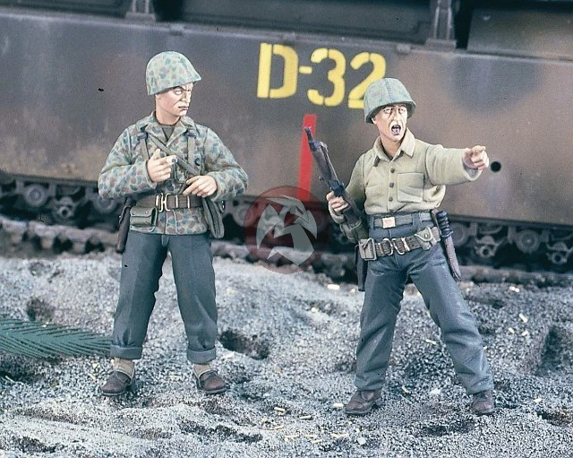 Verlinden 1/35 "Right There!" USMC Marines Pacific Theater WWII (2 Figures) 1938 - Image 1 of 1