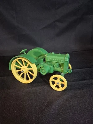  Tractor John Deere, modelo "D" 1923, escala 1:16, diecast todo metal  Foto 1 de 4