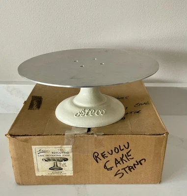 "Soporte de decoración de pasteles Wilton vintage de hierro fundido 12"" giratorio blanco" Foto 1 de 4