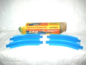 Matchbox SF-15 confezione/set curva 30 gradi con 4 curve blu ciascuna in scatola originale - Foto 1 di 12